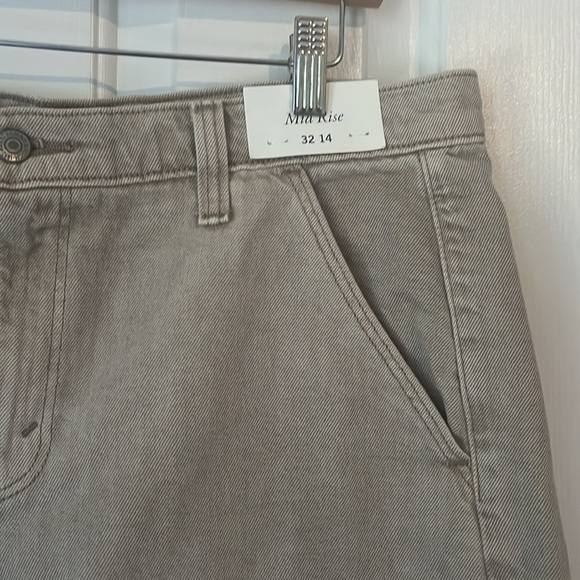 NWT Abercrombie & Fitch | Mid Rise Long & Loose Denim Shorts Tan Plus Size 32/14 - Picture 4 of 10